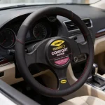 Forro Timón Microperforado Simoniz Full Equipo Costura Roja Negro - Imagen 3